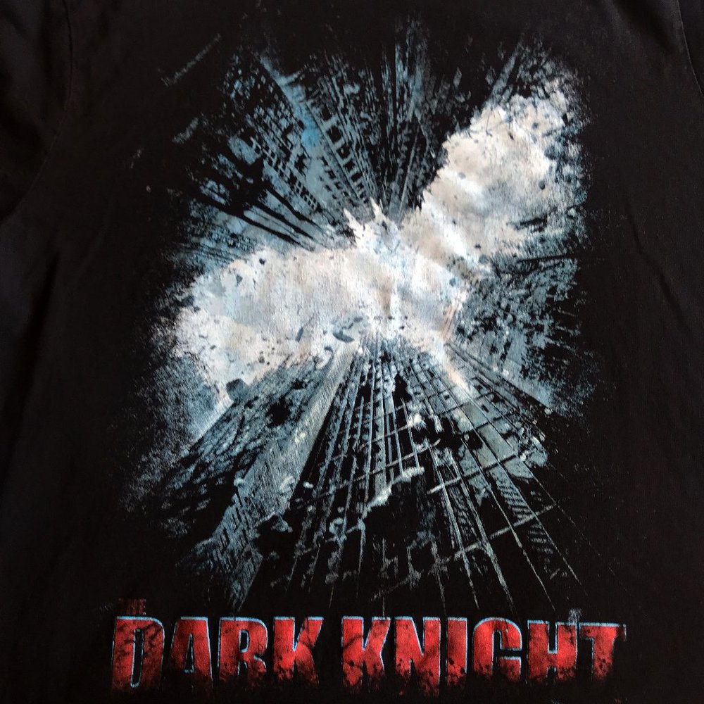🧿 3 for $33 🧿 UNISEX Batman The Dark Knight Rises Graphic T-Shirt – Size L
